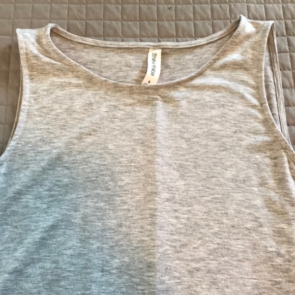 ZENANA PREMIUM TUNIC - Picture 2 of 4